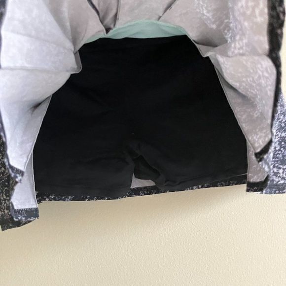 Lululemon Run Pace Setter Skirt *4-way Stretch Rocky Road Sand Dune Black Size 6 - Picture 8 of 8